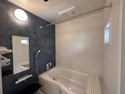 浴室(LIXIL)上質で快適な装備に包まれたバスルーム。