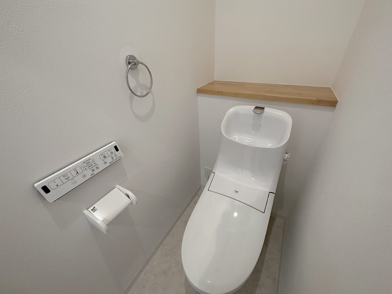 トイレ（２階）LIXILベーシア