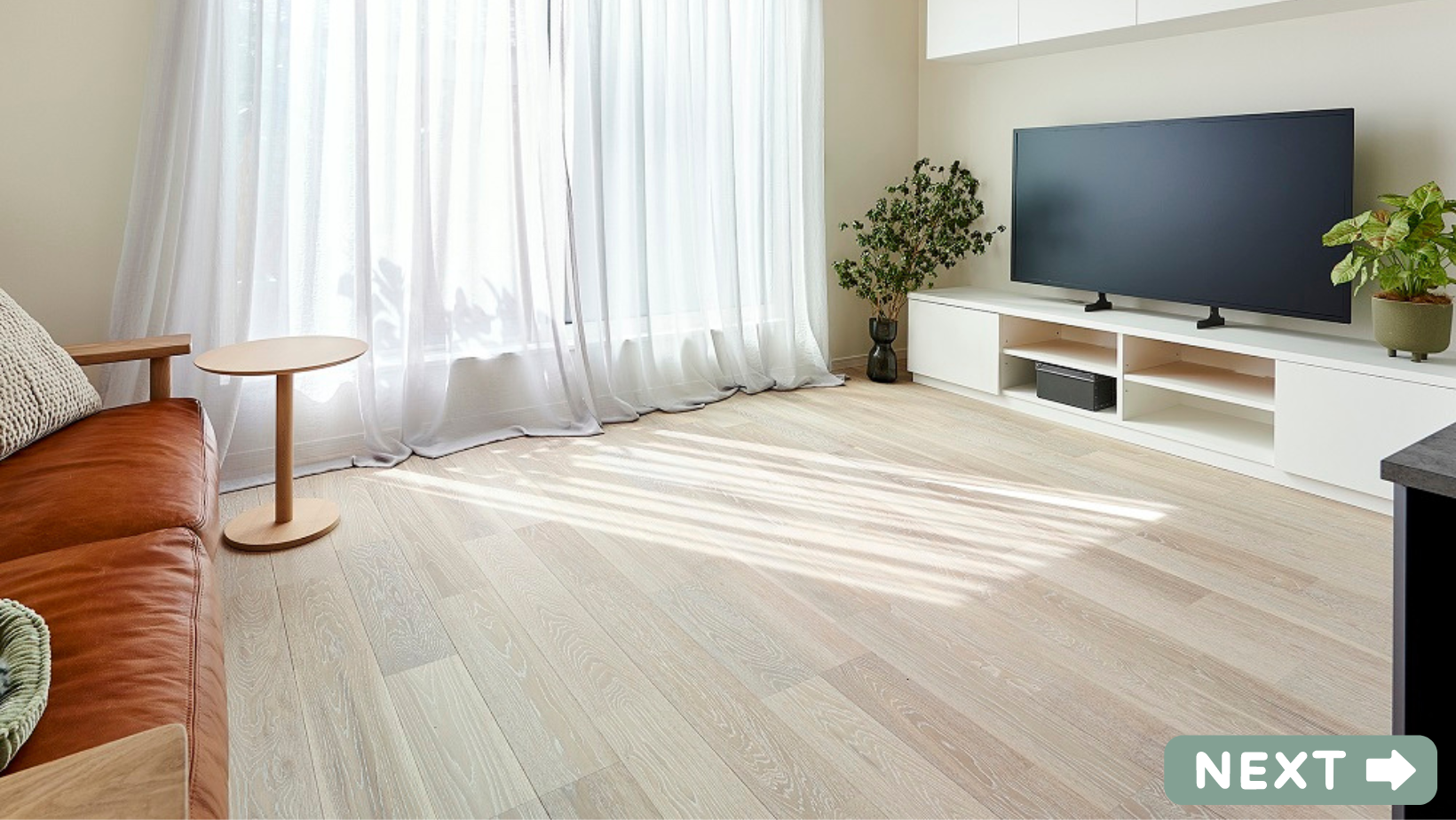 【７号地・モデルハウス】ＬＤＫと１階廊下のには、天然木の挽板「ライブナチュラルプレミアム」を採用。裸足で歩きたくなる床材です。どうぞ床の上の幸せな時間をお過ごしください！