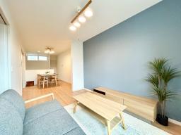 モデル家具設置しました。生活がイメージしやすいのでぜひ一度ご内覧ください！