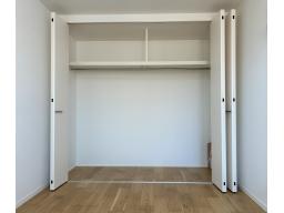 2階洋室7.5J・クローゼット