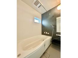 浴室は出入り口の段差をなくした（段差20mm以下）「バリアフリータイプ」