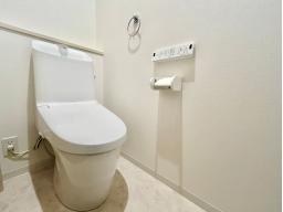 2階トイレ。トイレも2か所と充実しており、ご家族で使い分けることもできます。