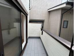 2階　バルコニー　毎日の暮らしが充実します。