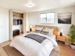 【主寝室イメージ】1日の疲れを静かに癒す寝室。（写真：3階南洋室9.2帖） ※掲載画像は、完成建物の画像にCGで家具を合成配置したものです。実際にはモデルセッティングはございません。