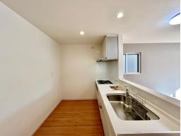  洗練されたデザインと優れた使いやすさのキッチンは、毎日の家事も楽しくなります♪