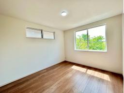 3階　7帖　窓が２か所あり、毎日の換気もバッチリ♪