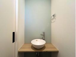 1階　トイレ　手洗い器