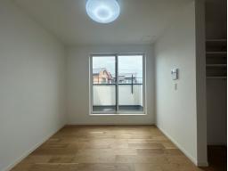 直接バルコニーに出入りできることで、開放感や利便性がぐっと高まります！