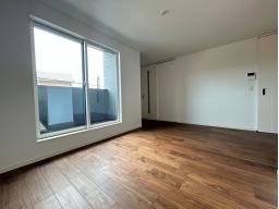 16帖　バルコニー直通の明るいLDK