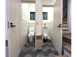 １階店舗奥トイレ