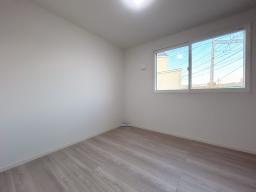 【5.5帖洋室】温かみのある、素材感を活かしたスタイル