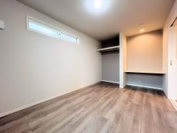 【7.5帖洋室】モノトーンで統一した、モダンなスタイルの内観です