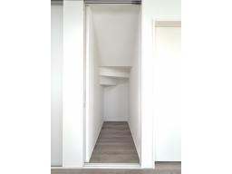 【2号地リビング収納】