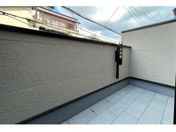 ＬＤＫ直通バルコニー！洗濯物も外干しできます！