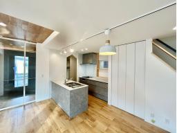 ご家族の様子を見ながら、料理ができます！