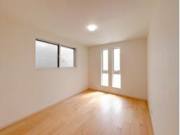 2階の居室はクローゼット付き。（北洋室6.5帖）