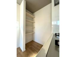 キッチン奥パントリー