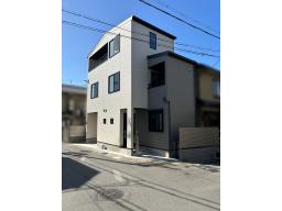 シンプルモダンな外観が目を惹きます。