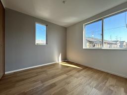 ３階洋室６．１J