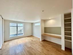 窓から光が差し込み、風通しも良くなるため、明るく開放的な空間になります。