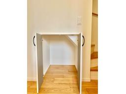 廊下部分には収納スペースがあります！