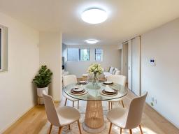 ※掲載のモデルハウス画像は、完成建物の画像にCGで家具を合成配置したものです。実際にはモデルセッティングはございませんので、ご了承ください。