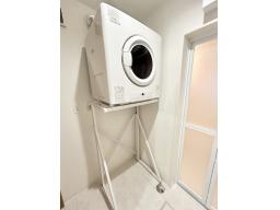 たっぷり乾かせる大容量の8キロタイプを採用！ジムウェアや出張後などの洗濯物が多い日も洗濯機を回しながら同時に乾太くんも回せるので「2回まわし」が時短でできて家事効率UP！