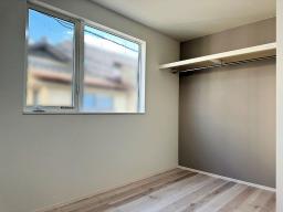 【2階東側洋室5.5帖】