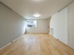 陽当たり、風通し共に良好でご家族みんなで過ごす空間をより心地良くしてくれます！