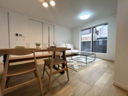 ２階LDK１６．６J　家具付きです！