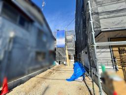 ①号地建築中外観(2025年12月撮影)