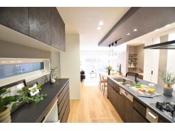 キッチン　カップボード