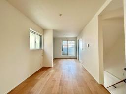 大切なご家族が集まる場所。陽当たりの良いリビングでゆったりと過ごしませんか？