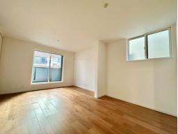 大切なご家族が集まる場所。陽当たりの良いリビングでゆったりと過ごしませんか？