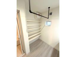 【リネン庫】バスタオルや入浴後の着替えなどが収納でき、日常の家事と身支度を効率化！