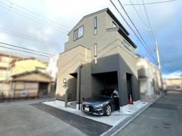 【外観】グレーを基調とした落ち着いた外観。