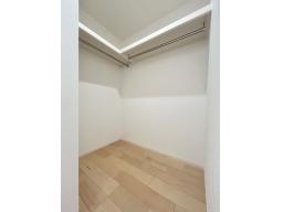 【2階7.2帖】大容量のウォークインクローゼット付！荷物がすっきり片付きます