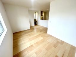 道路からの視線も気になりにくくプライバシーも守られやすい2階リビング。