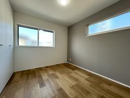 ３階洋室５．２J