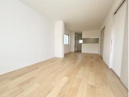 道路からの視線も気になりにくくプライバシーも守られやすい2階リビング。