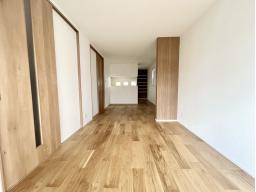 道路からの視線も気になりにくくプライバシーも守られやすい2階リビング。