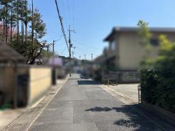 現地前道約５ｍ