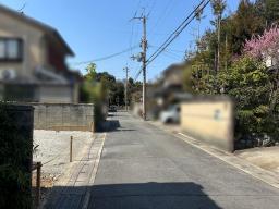 現地前道約５ｍ