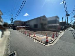 角地で開放感があります。