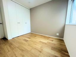 【東側洋室5.2帖】