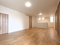 WOODTEC天然木複合フローリング。家族のゆとり時間に、木の温もりを。