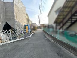 西側前道　約３.８ｍ