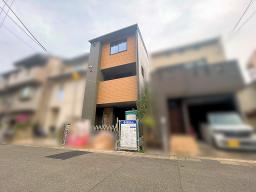 十分なサイズのバルコニーが2箇所！2階で洗濯物、3階は布団の同時干しＯＫ