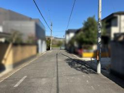 現地前道は広々６．６M！